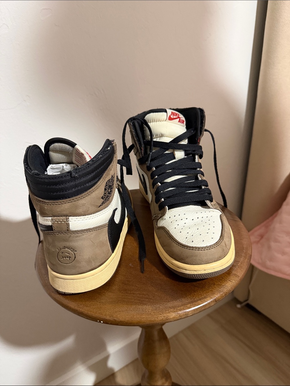 Nike Air Jordan 1 High Top - Brown/Black/Cream